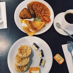 Cafe 210 - Vegetarian breakfast + crumpets.