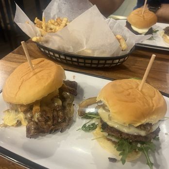 Fat Katz Slider Bar - Smoked Brisket Slider and French onion slider - Burgers Near Me - Fort Myers, Florida Fat Katz Slider Bar - Smoked Brisket Slider and French onion slider - Burgers Near Me - Fort Myers, Florida