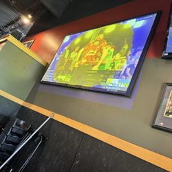 Buffalo Wild Wings - Messed up projector.