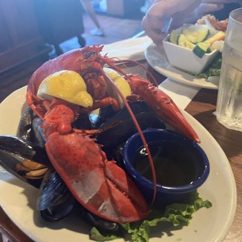 Boston Sail Loft - Boiled Single New England Lobster - Bars Near Me - Boston, Massachusetts