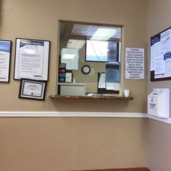 LabCorp - Been here 15 minutes no one working the receptionist desk, patient PII is out in the open. This is bad!