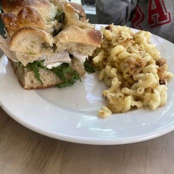 Bossie's Kitchen - Half Turkey and mac - Wine Bars Near Me - Santa Barbara, California Bossie's Kitchen - Half Turkey and mac - Wine Bars Near Me - Santa Barbara, California