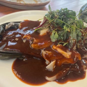 Conchas de Piedra - Chocolate clam and Geoduck - the tamale had strange flavor, and Geoduck is very chewy - not our favorite. - Seafood Near Me - Villa de Juárez, BCN