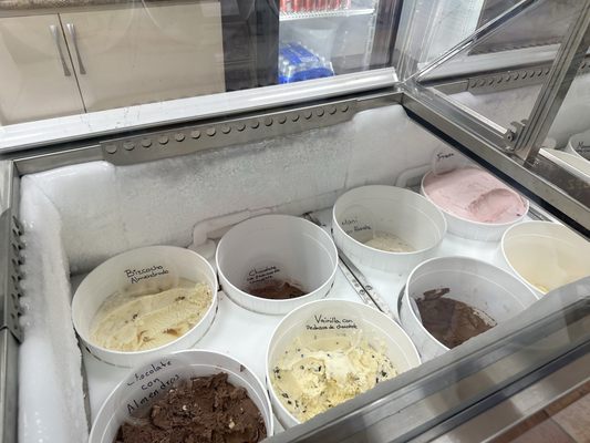 Heladería Lares by null