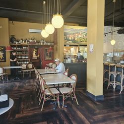 Empty restaraunt