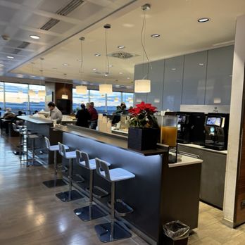 Sala Montale - Airport Lounges Near Me - Ferno, Virginia