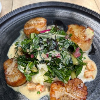 Black's Bar & Kitchen - Scallops - New American Near Me - Bethesda, Maryland