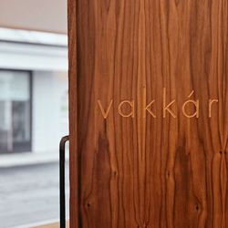 Vakkar Salon