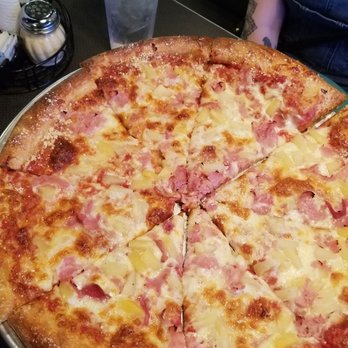 Mellow Mushroom - Canadian bacon with pineapple pizza - Pizza Near Me - Arlington, Texas