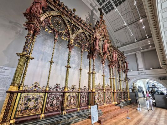 Victoria and Albert Museum by null