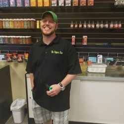 Vaperz Den - The Juice Man himself! "Papa Bear of the Den!"