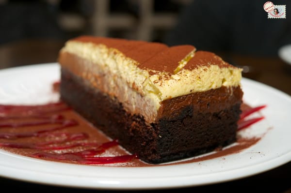 Mozzarella & Vino by null