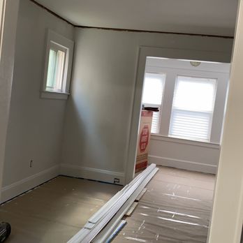 Merlyn’s Construction and Remolding - Painters Near Me