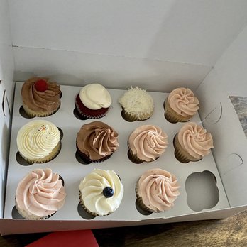 Fredericksburg Cupcake - How do you miscount with a precut hole? - Cupcakes Near Me - Fredericksburg, Virginia Fredericksburg Cupcake - How do you miscount with a precut hole? - Cupcakes Near Me - Fredericksburg, Virginia