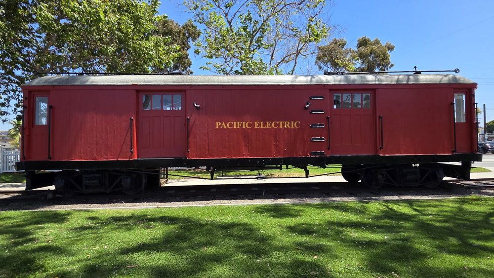 Electric Avenue Median Park Logo