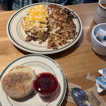 Art's Corner Cafe - Whole Hog, hash browns and English muffin - Breakfast & Brunch Near Me - Ventura, California Art's Corner Cafe - Whole Hog, hash browns and English muffin - Breakfast & Brunch Near Me - Ventura, California