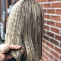 Salon Royale - Baby lights and lowlights 