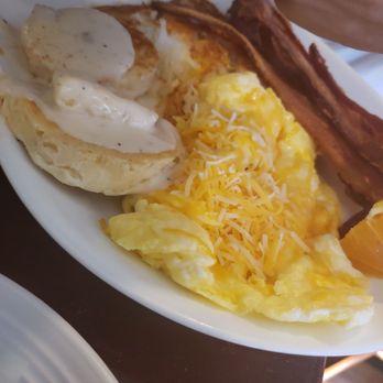 Vanta Cafe - Side of scrambled eggs and bacon - Breakfast & Brunch Near Me - Wailuku, Hawaii Vanta Cafe - Side of scrambled eggs and bacon - Breakfast & Brunch Near Me - Wailuku, Hawaii