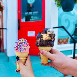 Splits And Giggles - Single scoop strawberry with sprinkles & double scoop rocky road?
