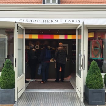 Pierre Hermé - Mini-boutique Pierre Hermé - Patisserie/Cake Shop Near Me - Serris, 77 Pierre Hermé - Mini-boutique Pierre Hermé - Patisserie/Cake Shop Near Me - Serris, 77