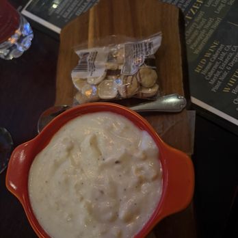 The Lansdowne Pub - Irish Near Me - Uncasville, Connecticut