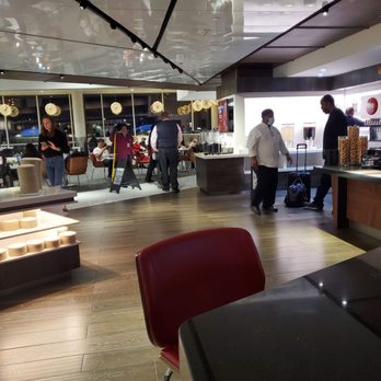 Delta Sky Club - Concourse B - Gate 18 - Another bar area view - Airport Lounges Near Me - Atlanta, Georgia