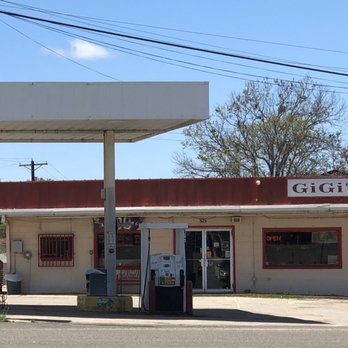 Gigi's - a gas station on the corner of a street - Convenience Stores Near Me - Mason, Texas