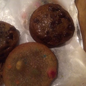 Hot Box Cookies - What is this? Worst cookie ever. This whole batch is going to trash.  I'd rather eat Walmart cookies than this lump of cold grease. - Desserts Near Me - Saint Louis, Missouri