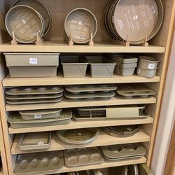 Williams-Sonoma - Baking pans and trays