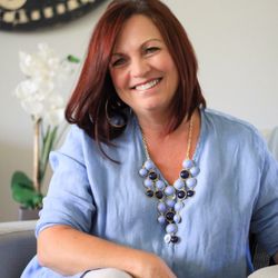 Stage Secrets - Debbie Baumann, owner and Lead Staging Professional of Stage Secrets