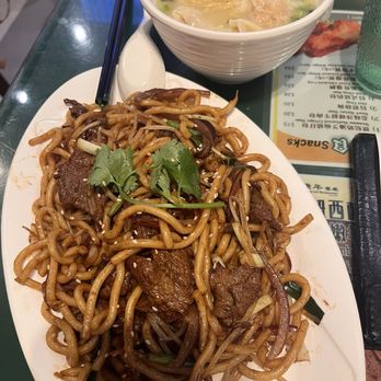 康年餐廳 - Beef fried udon noodles - Hong Kong Style Cafe Near Me - Hong Kong, HK 康年餐廳 - Beef fried udon noodles - Hong Kong Style Cafe Near Me - Hong Kong, HK