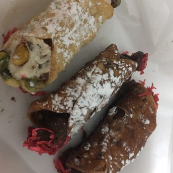 Roselyn’s First City Bakery - Build your cannoli - Bakeries Near Me - Leavenworth, Kansas Roselyn’s First City Bakery - Build your cannoli - Bakeries Near Me - Leavenworth, Kansas
