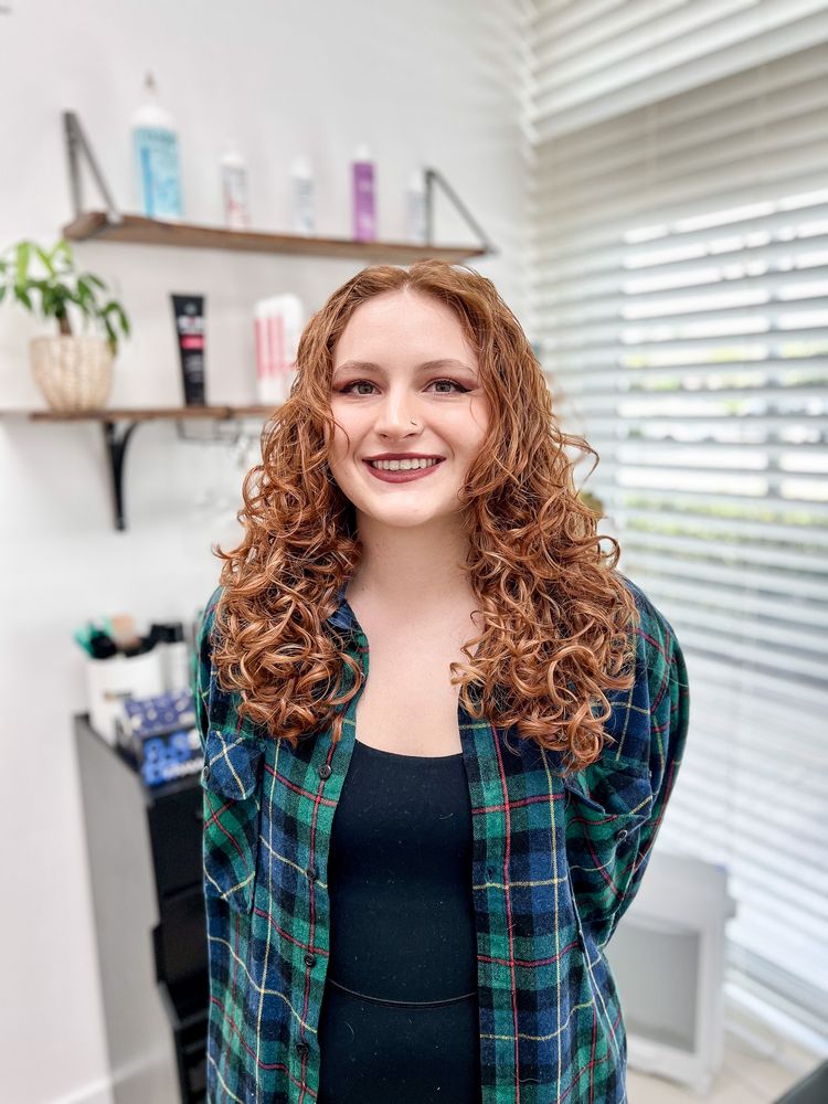 Curls by Cassie Logo