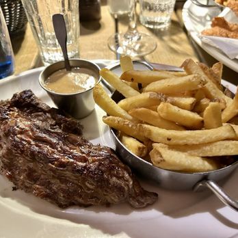 Café Blanc - Steak Frites - French Near Me - Paris, 75