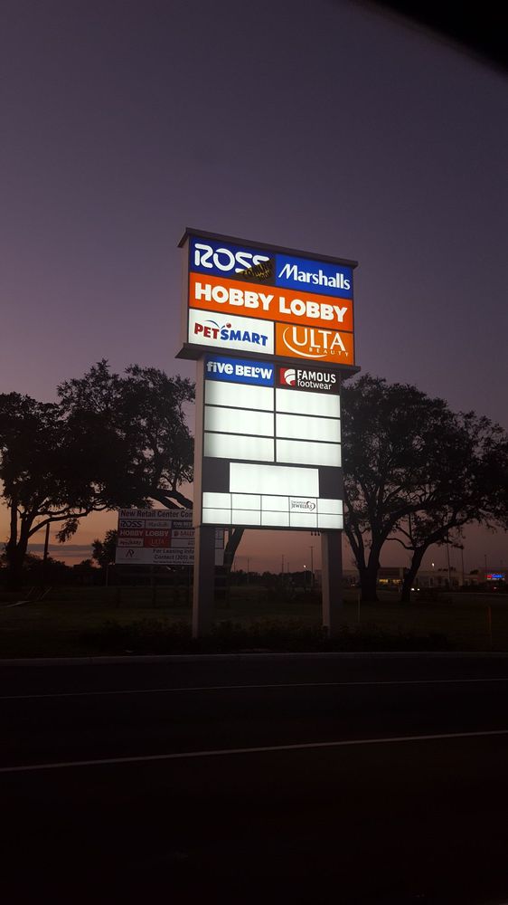 St. Cloud Commons Shopping Center Image