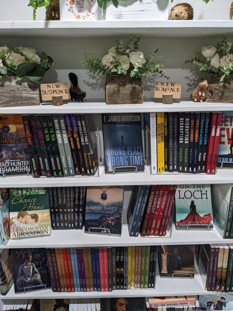 Woodland Book Nook Logo