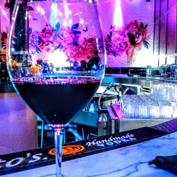 The Glen - Beautiful vino and decor!! - Seafood Near Me - Frisco, Texas