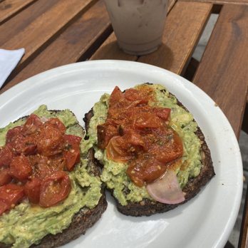 Fancy Plants Cafe - Avocado toast - Vegan Near Me - Chicago, Illinois