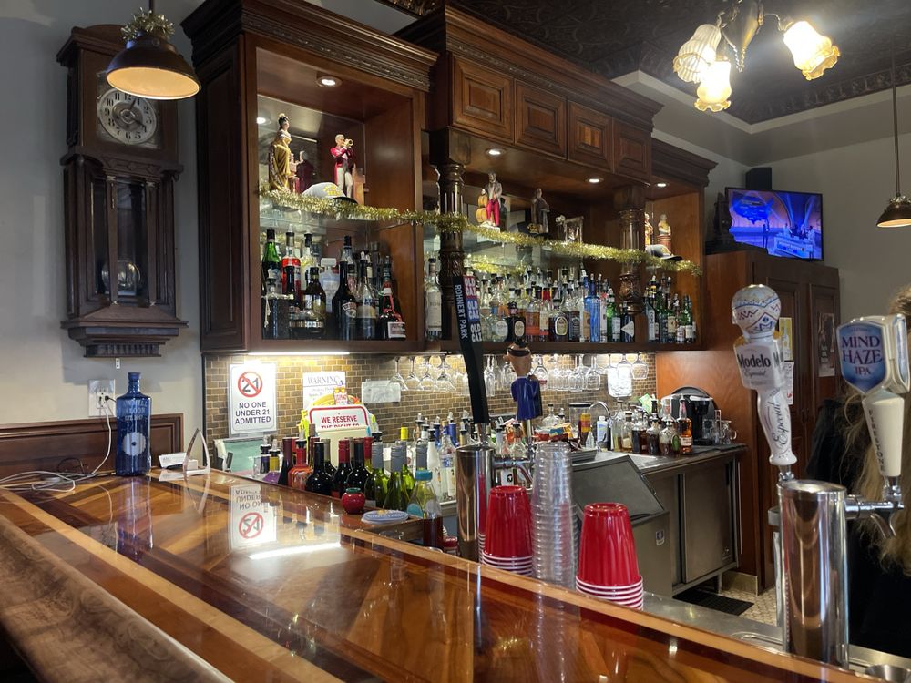 Sawmill Saloon Logo