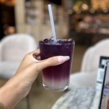 Cameo - Butterfly Pea Arnold Palmer - Coffee & Tea Near Me - Washington, DC, District of Columbia