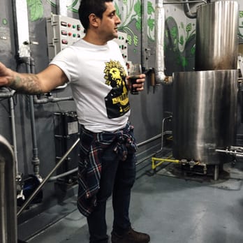 Juguetes Perdidos - Remera con él logo de Kill Your IPA (Cerveza en colaboración con Sir Hopper) - Breweries Near Me - Buenos Aires, C Juguetes Perdidos - Remera con él logo de Kill Your IPA (Cerveza en colaboración con Sir Hopper) - Breweries Near Me - Buenos Aires, C