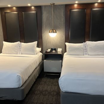 Hotel Duval, Autograph Collection - The double bedroom - Hotels Near Me - Tallahassee, Florida Hotel Duval, Autograph Collection - The double bedroom - Hotels Near Me - Tallahassee, Florida