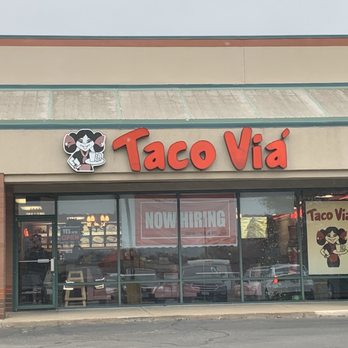 Taco Viá  - Front of the building - Mexican Near Me - Lees Summit, Missouri