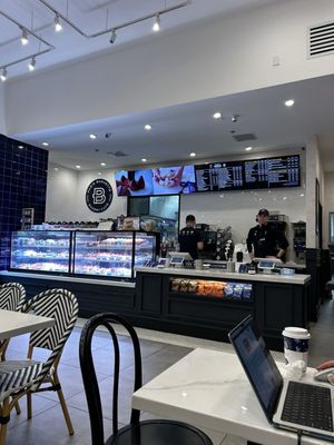 Paris Baguette by null