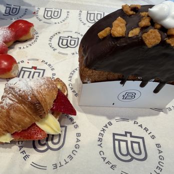 Paris Baguette - Bakeries Near Me - Olivette, Missouri