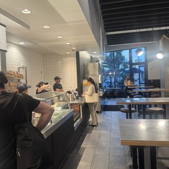 Chipotle Mexican Grill - Inside - Fast Food Near Me - Miami, Florida Chipotle Mexican Grill - Inside - Fast Food Near Me - Miami, Florida