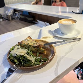 Lemont Coffee Lounge - Quiche florentine - Cafes Near Me - Clermont, Florida Lemont Coffee Lounge - Quiche florentine - Cafes Near Me - Clermont, Florida