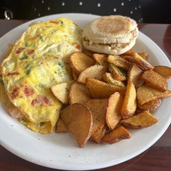 Shelly's Cafe - Omelet - Breakfast & Brunch Near Me - Tampa, Florida Shelly's Cafe - Omelet - Breakfast & Brunch Near Me - Tampa, Florida