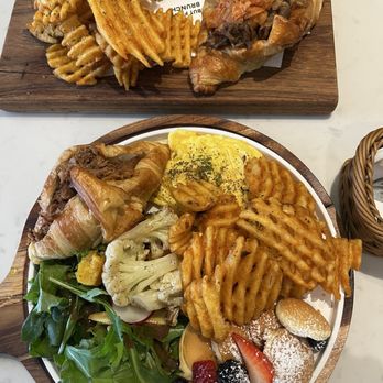 Light Cafe - Cafes Near Me - Toronto, Ontario