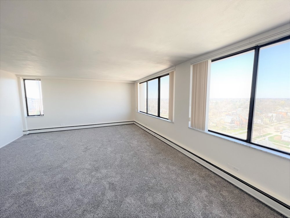 LANSING TOWER APARTMENTS Updated October 2024 28 Photos 610 W